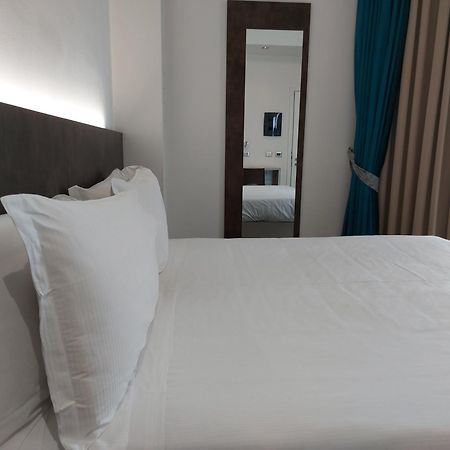 Phi Hotel Milano Baranzate Exterior foto