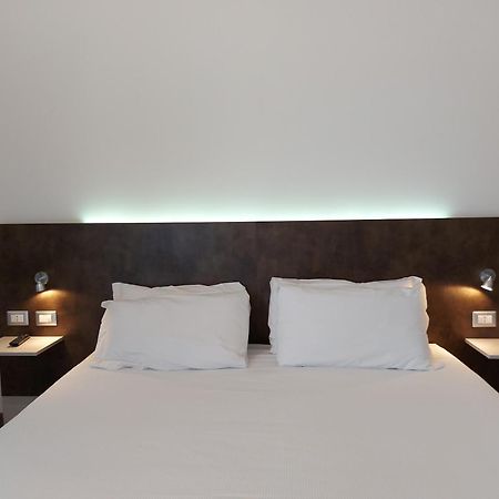 Phi Hotel Milano Baranzate Exterior foto