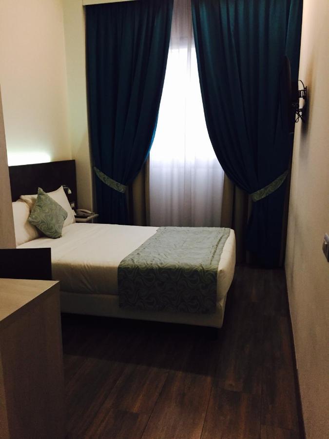 Phi Hotel Milano Baranzate Exterior foto