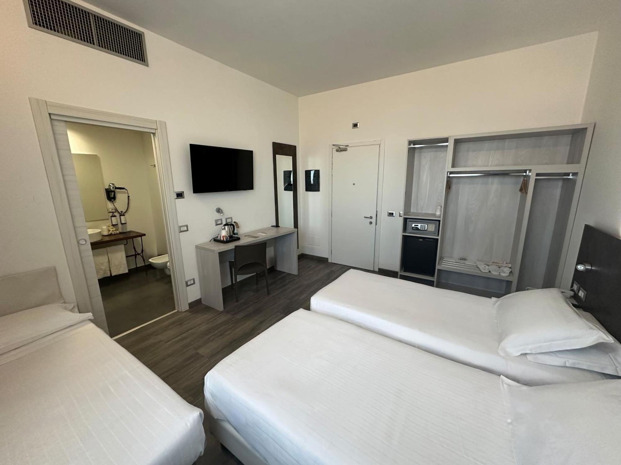 Phi Hotel Milano Baranzate Exterior foto