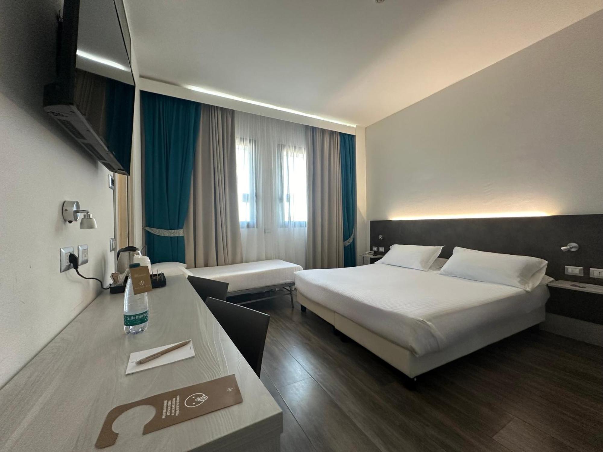Phi Hotel Milano Baranzate Exterior foto